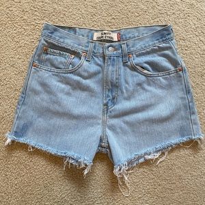 Light wash Levi jean shorts
